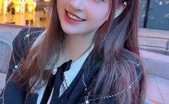 高清原图揭晓！叉子宝宝海边写真释放迷人与自由的气息