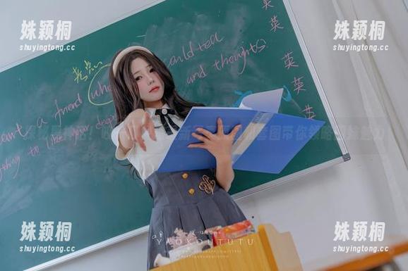 探秘黑神话！咬一口兔娘最新写真原图和套图带你领略四妹魅力