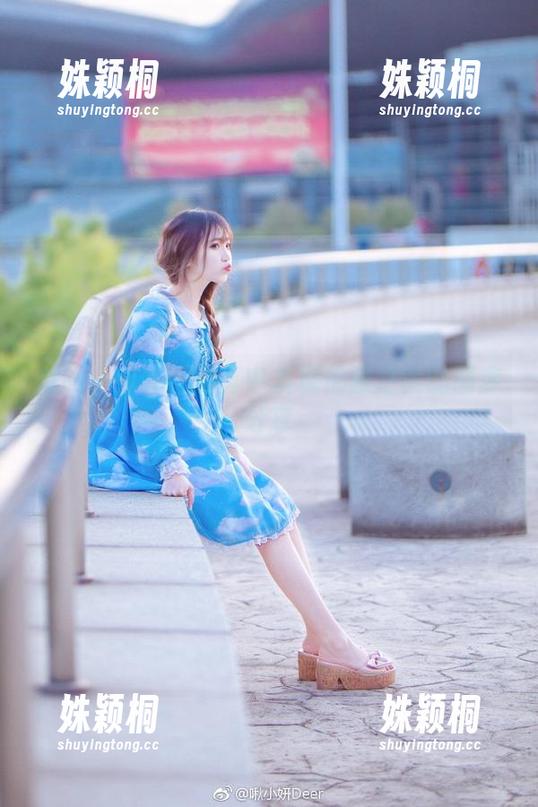 啾小妍 从啾小妍礼服写真中发现优雅之美的图库分享