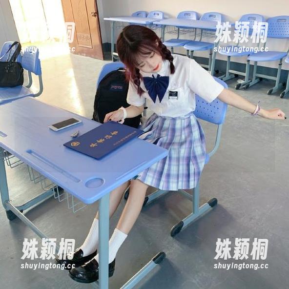 喵写真黑丝美足最新套图，丰富资源带你感受时尚与艺术的碰撞