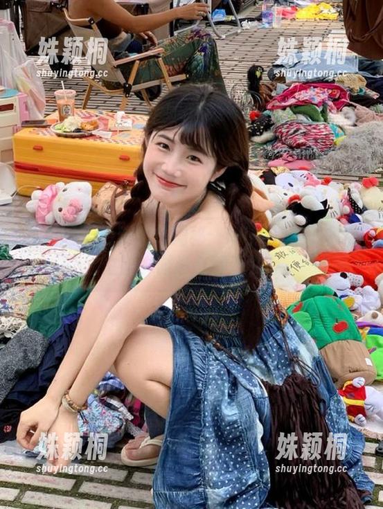 嗲囡囡 - 最新图集揭秘：Milk楚楚的棉袜之旅，时尚与舒适并存