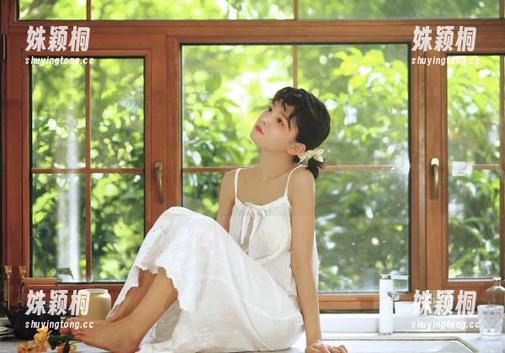 嗲囡囡 - 姝姝妹妹携手死库水，美图照片完美展现了她的时尚风格！