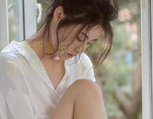 嗲囡囡 – 最新发布！小Kaili小丁丁修女的写真合集，甜美又迷人！