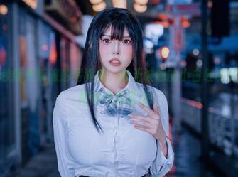 夏小秋秋秋新更新旅拍写真集，毫无诚意的小白鞋和随意的表情绝对不容错过！