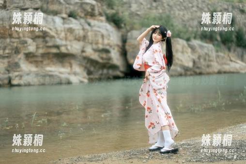 失眠小宁的短裤写真集分享：一场关于时尚与睡眠的奇妙旅程！
