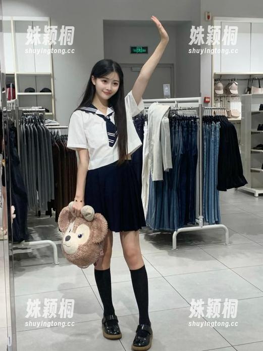 头条女神-娜露 头条女神 - 娜露最新泳装摄影作品,独特照片为您带来夏日风情!