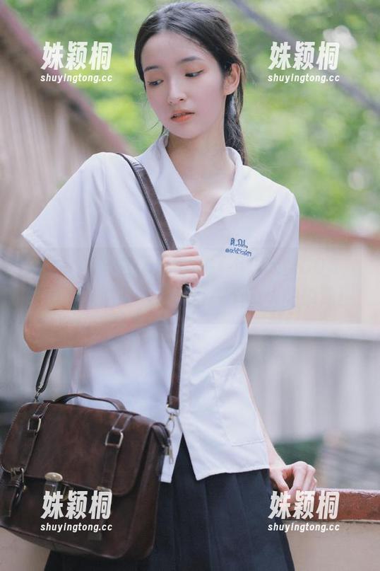 头条女神 - 玄子倾情演绎不知火舞COS，原图下载必收，尽享每一个动人的瞬间！