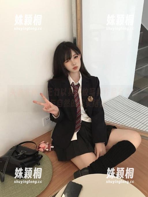 头条女神-王竹 头条女神 - 王竹以其豹纹写真作品分享时尚与自然的完美结合