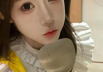 微密圈 – 惊艳小优优子推出红色内衣写真，图片捕捉每个动人瞬间
