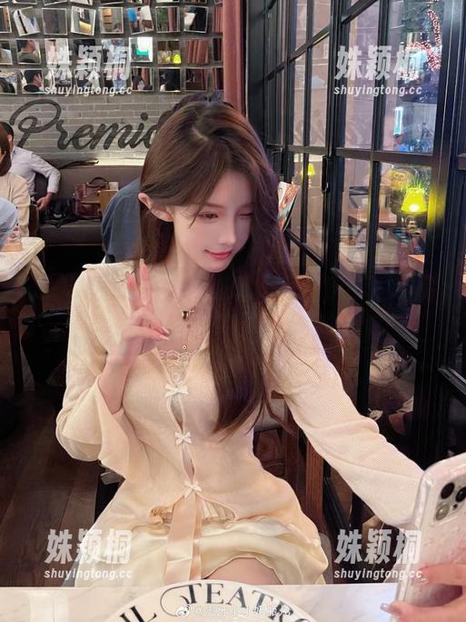 深入探索小小奶瓶儿双马尾制服师生私房原图，奇妙剧情加长版