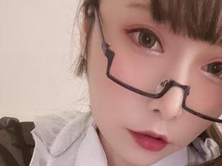 一道美丽风景线，小泉学姐吖小恶魔写真资源免费分享，快来探索吧！