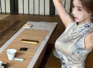 微密圈 – 小玉吃果冻的紫色上衣美图资源汇总，完美诠释个性与魅力的碰撞