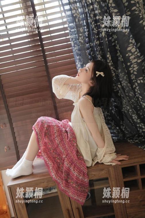 小玉吃果冻 微密圈 - 小玉吃果冻最新甜心写真分享,来一次视觉上的糖果之旅!