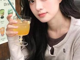 小瑶幺幺的写真集分享：揭开‘间谍x家族’幕后故事，一起来围观吧！