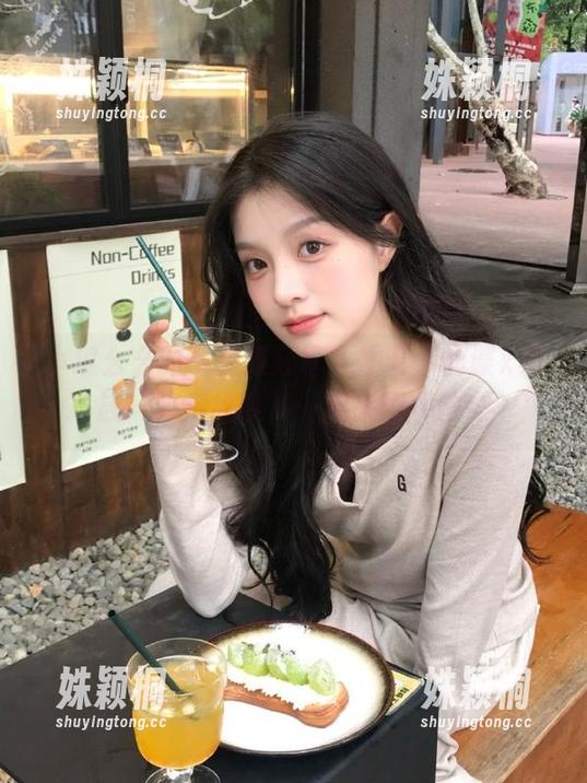 小瑶幺幺的写真集分享：揭开‘间谍x家族’幕后故事，一起来围观吧！