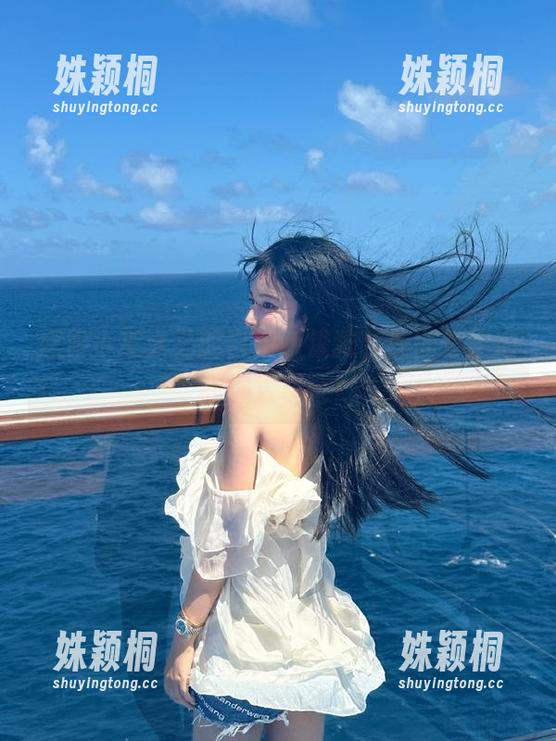 小瑶幺幺 探索小瑶幺幺的自拍版银狼,美图套图堪称视觉奇迹!