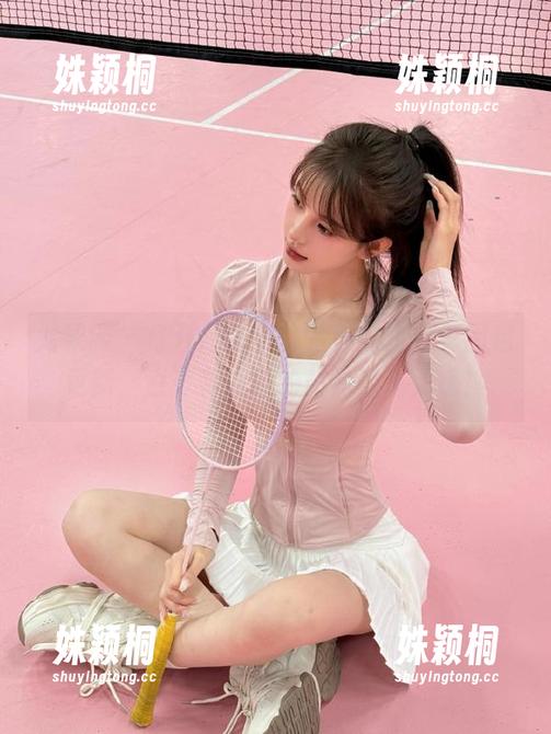 尤果网-Angela楚楚 尤果网 - 打开Angela楚楚的白衬衫图包更新,感受有温度的时尚穿搭灵感!