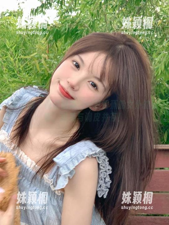 尤果网-一只香蕉船 尤果网 - 高清图集:一只香蕉船女仆的日常,甜美与调皮并存!