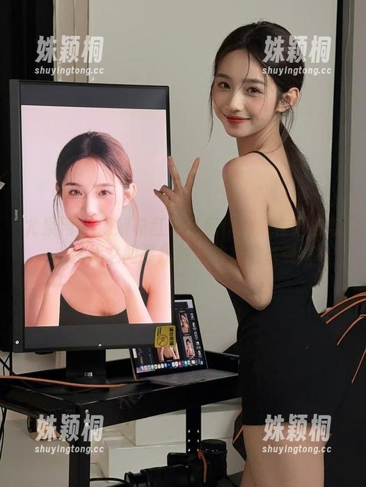尤果网-周妍希 尤果网 - 周妍希红裙私房作品:在经典与现代之间寻找独特的视觉享受