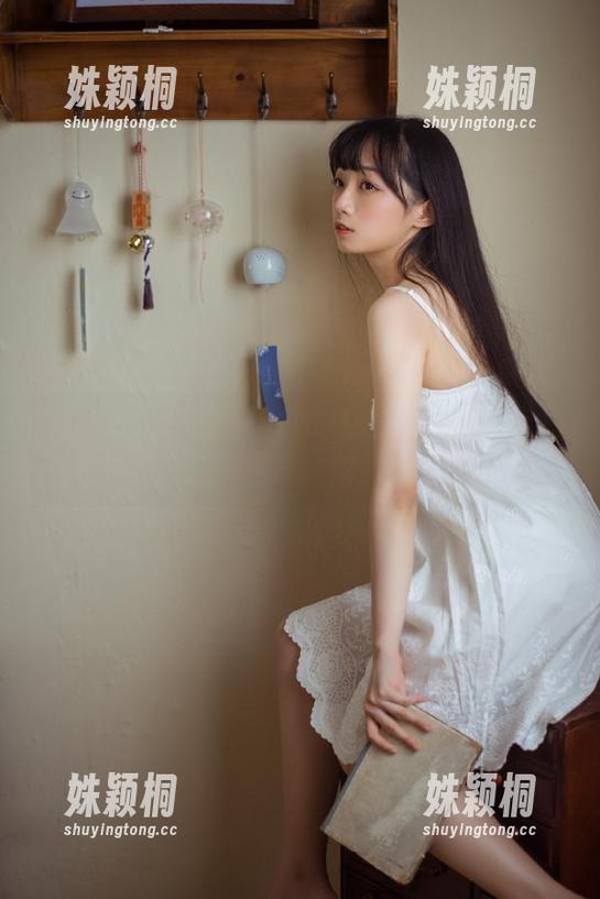 尤果网-张芷昕 尤果网 - 张芷昕以白色为主题的写真作品,传递真挚的情感