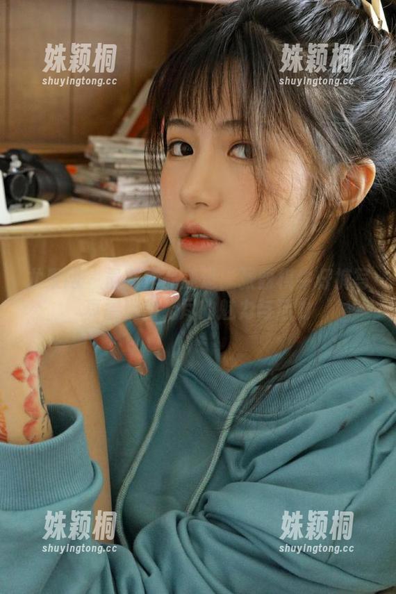 尤果网-张馥棋 尤果网 - 最新作品速递:张馥棋牛仔裤写真展现出无尽的魅力与活力