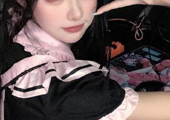 尤果网 – 探索李宝儿的镂空世界：数百张免费图片供你下载，尽享艺术之美
