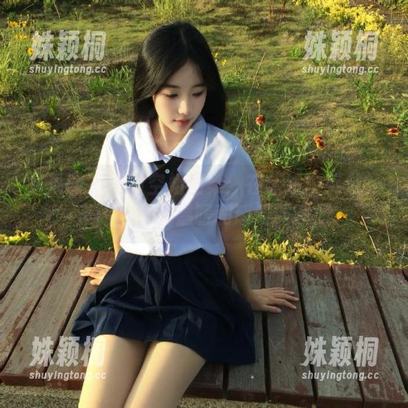 尤果网-萌萌 尤果网 - 萌萌空姐图集:在旅途中绽放的美丽,传递温暖和感动的瞬间