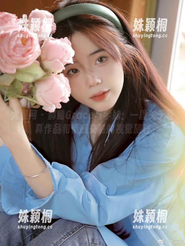 尤果网-郝晴Grace 尤果网 - 郝晴Grace与学妹:一段关于写真作品和情感交融的视觉旅程