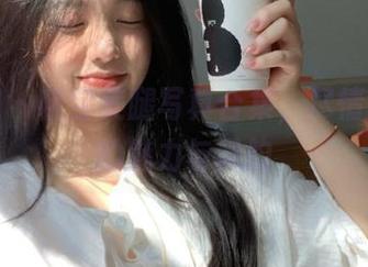 尤果网 – 靳宝美腿写真合集，尽情欣赏她的魅力与风韵