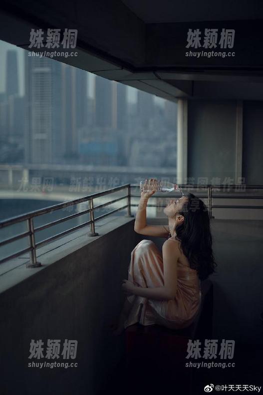 尤果网-齐贝贝 尤果网 - 新鲜出炉:齐贝贝吊带图集作品,缔造视觉与心灵的双重享受