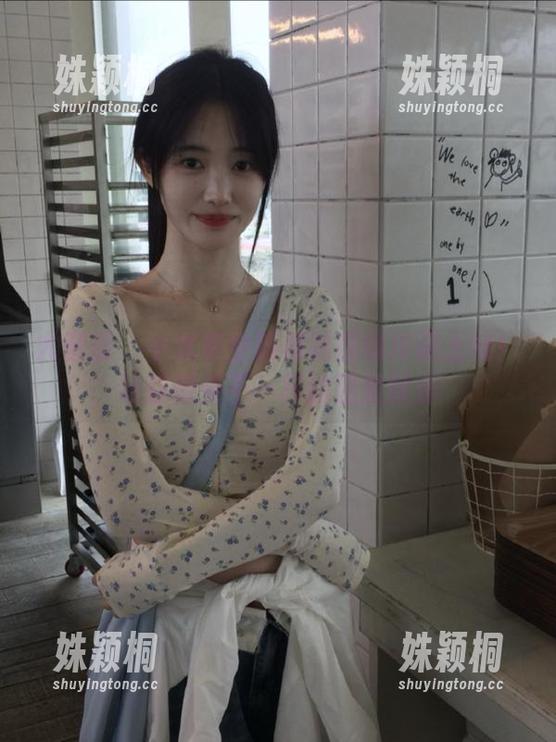 尤蜜荟 - 小尤奈全新棉袜在线作品上线！让你感受不一样的温柔时光