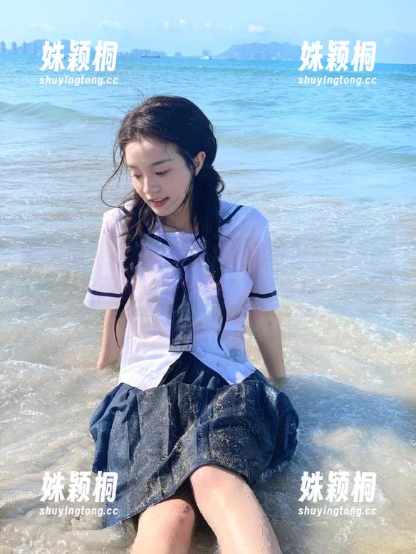 张思允 微密圈 - 张思允牛仔短裤挂满时尚气息的美图,壁纸更新不容错过