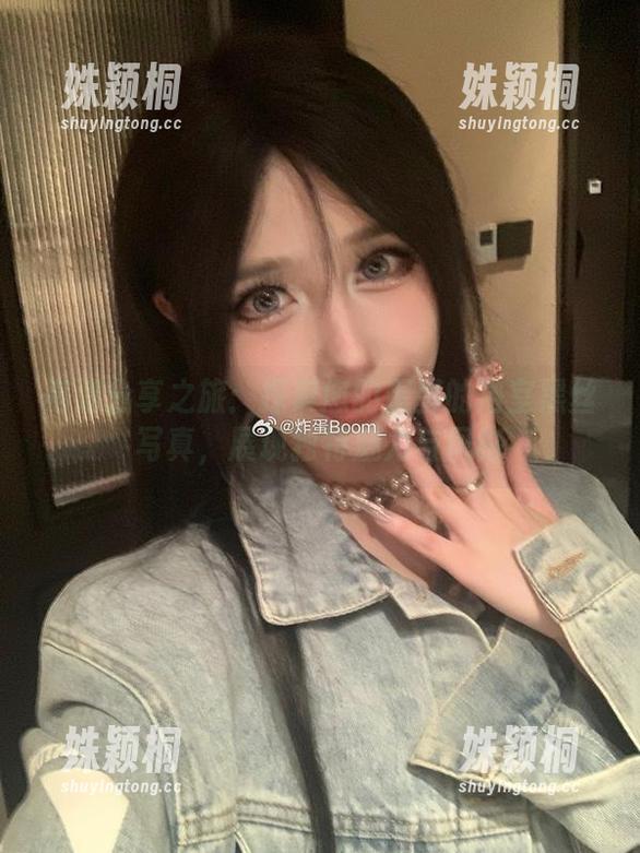 您的蛋蛋 高清分享之旅:探索您的蛋蛋的浴室黑丝写真,展现独特魅力与风格