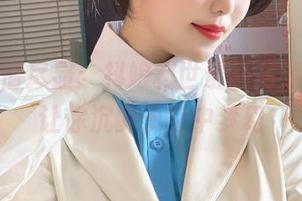 空姐风情尽显：抖娘利世最新高清美图，让你沉醉于空中梦幻