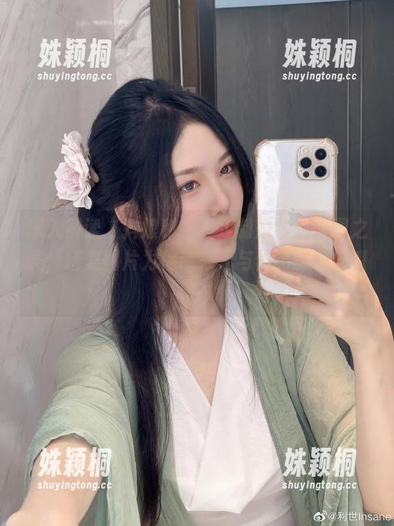 深入解读“抖娘利世”定制婚纱的原图之美，精美图片为你带来无与伦比的视觉盛宴