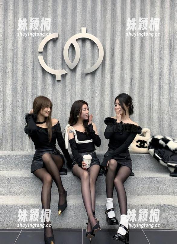 推女神-施忆佳Kitty酱 推女神 - 在施忆佳Kitty酱的私拍圣诞写真中,发现那些被雪花掩盖的性感秘密!