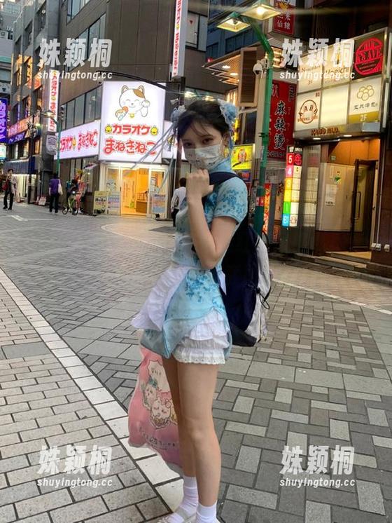 推女神-施忆佳 推女神 - 完整呈现施忆佳红裙风格,尽享诱人原图与多样套图资源