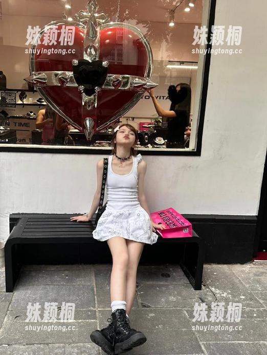 推女神-王婉悠 推女神 - 探索王婉悠的教室魅力:精美图片资源见证青春的瞬间