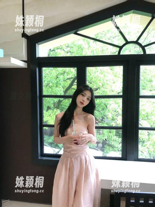 推女神-艾小青 推女神 - 华丽旗袍与搞笑瞬间,艾小青作品精选让你大开眼界!