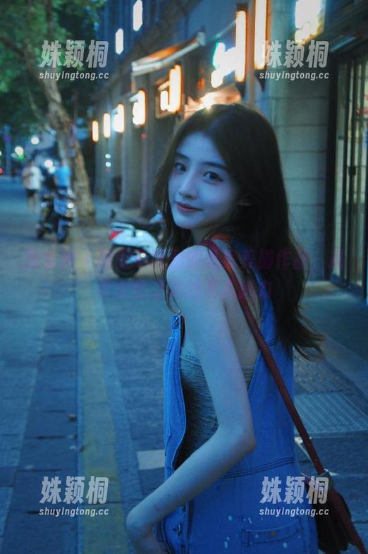 推女神-谭晓彤 推女神 - 探索谭晓彤的私房美脚作品,揭示女性之美的不凡魅力