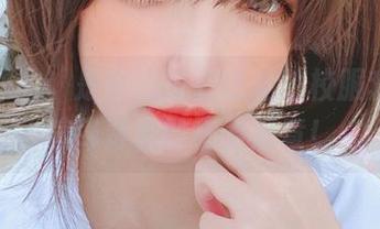校园恋曲：是你的阿薰呀私拍校服套图，演绎青春的绚丽篇章！