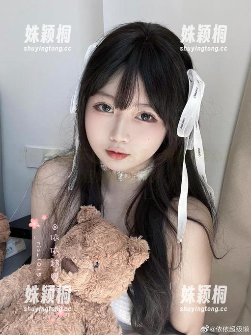 是依酱吖 是依酱吖的天台写真合集,观看完毕心累但好过你瞎忙!