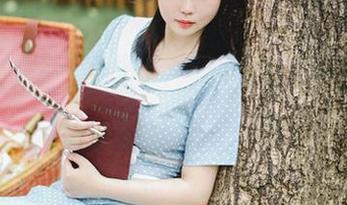 是依酱呀的夏天恋曲：展现无限创意的华丽cos作品！