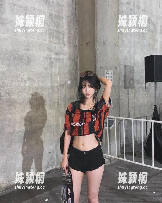 细腻而深刻的普美(bomi)女孩全套写真，展现个性与风采