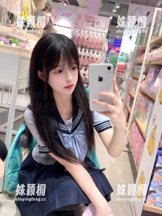 杨衣yangyi长腿写真灵感合集：每幅照片都散发着青春活力，勇敢展现自我的无限可能。