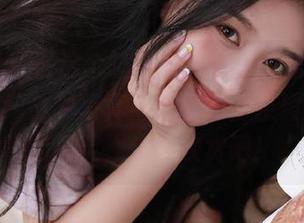 果团网 – 在这个喧嚣的世界里，蜜桃Q妹儿的“纯白”写真与美图如清泉般滋润你的心灵，快来欣赏吧！