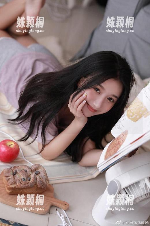 果团网-蜜桃Q妹儿 果团网 - 在这个喧嚣的世界里,蜜桃Q妹儿的“纯白”写真与美图如清泉般滋润你的心灵,快来欣赏吧!