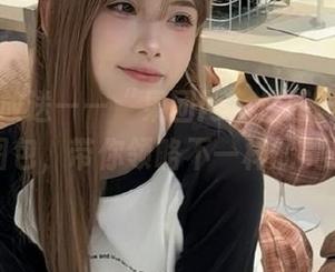 免费大放送——“果团网”性感丰唇少女图包，带你领略不一样的美！