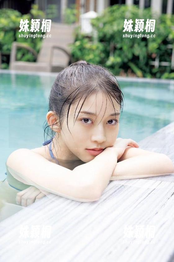 梦丝女神 - 灵唯的油亮写真，美图展示了她无与伦比的魅力与风情！