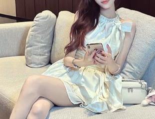 森萝财团 – 全新更新！Sia红裙作品集，尽显优雅与活力的完美结合！
